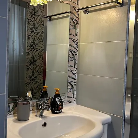 Laura Guest house